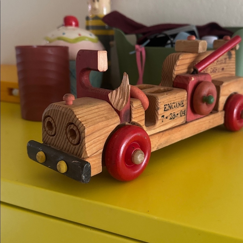 Kids Vintage Wooden Firetruck with retractable Hose - Picture 8 of 8
